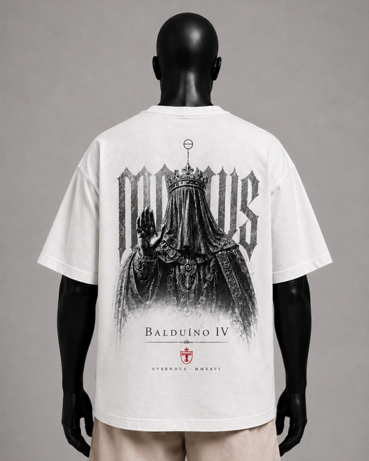 Camiseta oversized masculina Balduíno IV MOTUS — vista de frente