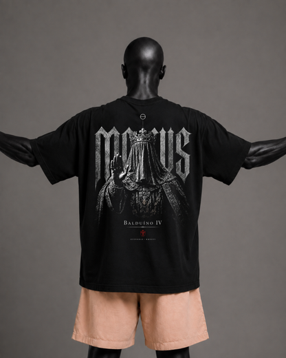 Camiseta oversized masculina Balduíno IV MOTUS — vista de costas