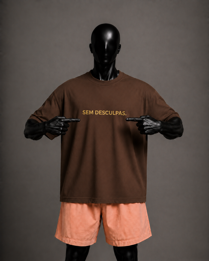 Camiseta oversized masculina Sem Desculpas — vista de costas