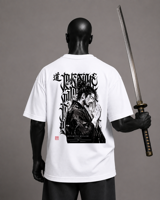 Camiseta oversized masculina Miyamoto Musashi 道 — vista de frente