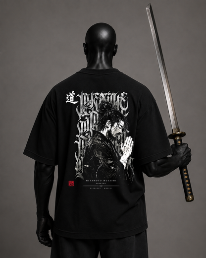 Camiseta oversized masculina Miyamoto Musashi 道 — vista de costas